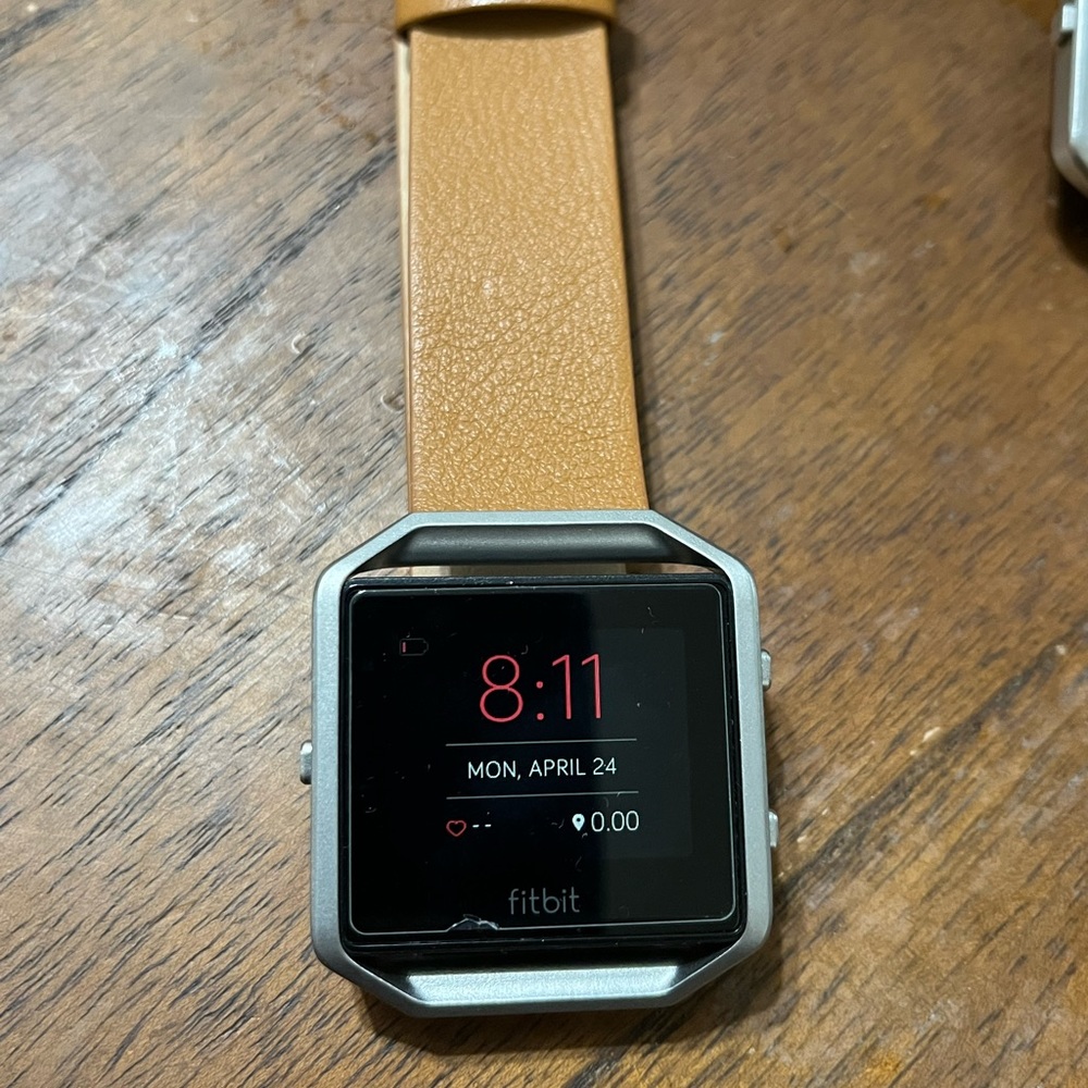 2 Fitbit Blaze + 3 wristbands